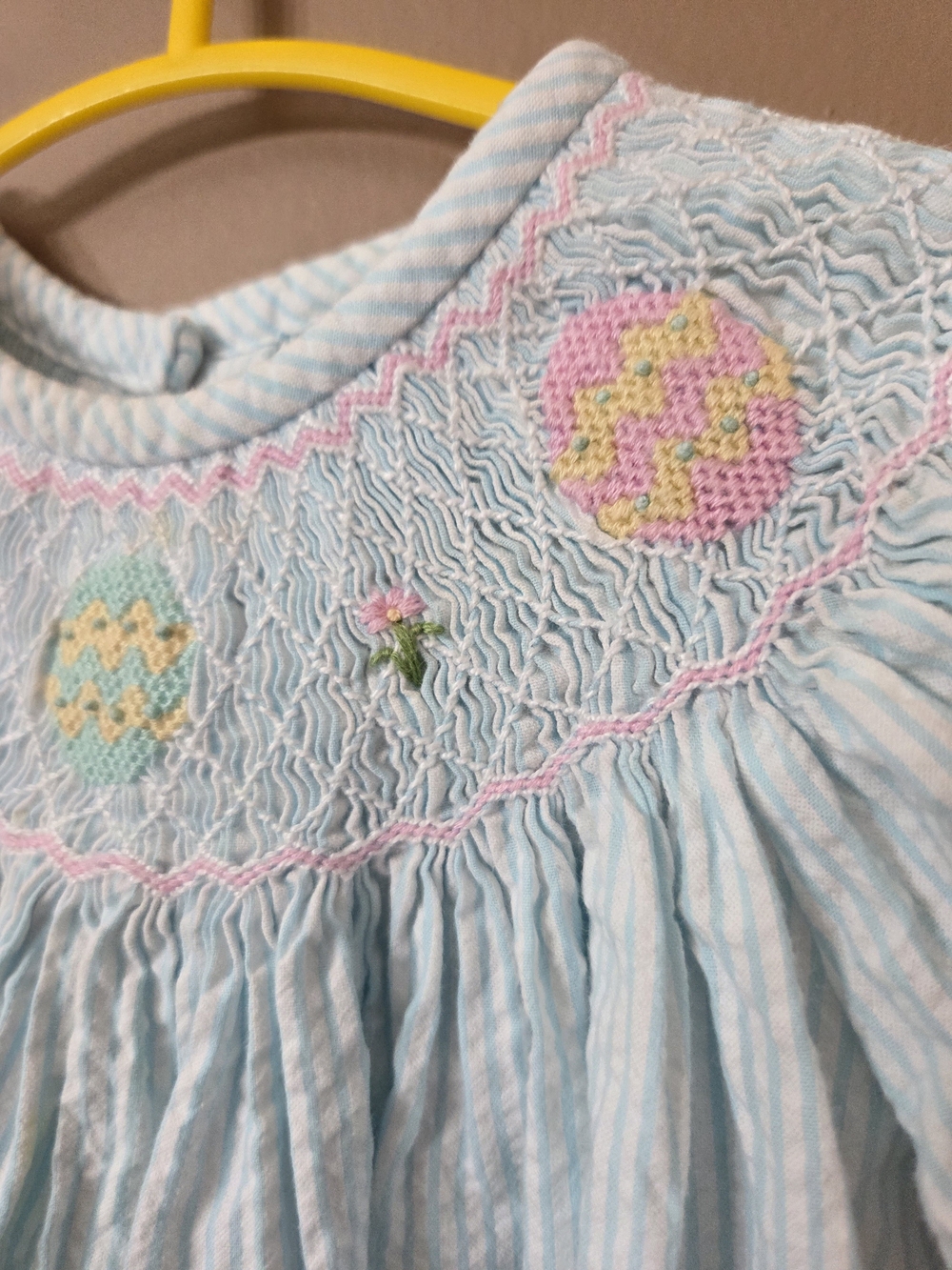 Little English Smocked Light Blue Girls' Dress with Puff Sleeves Size 2T - Picture 5 of 10